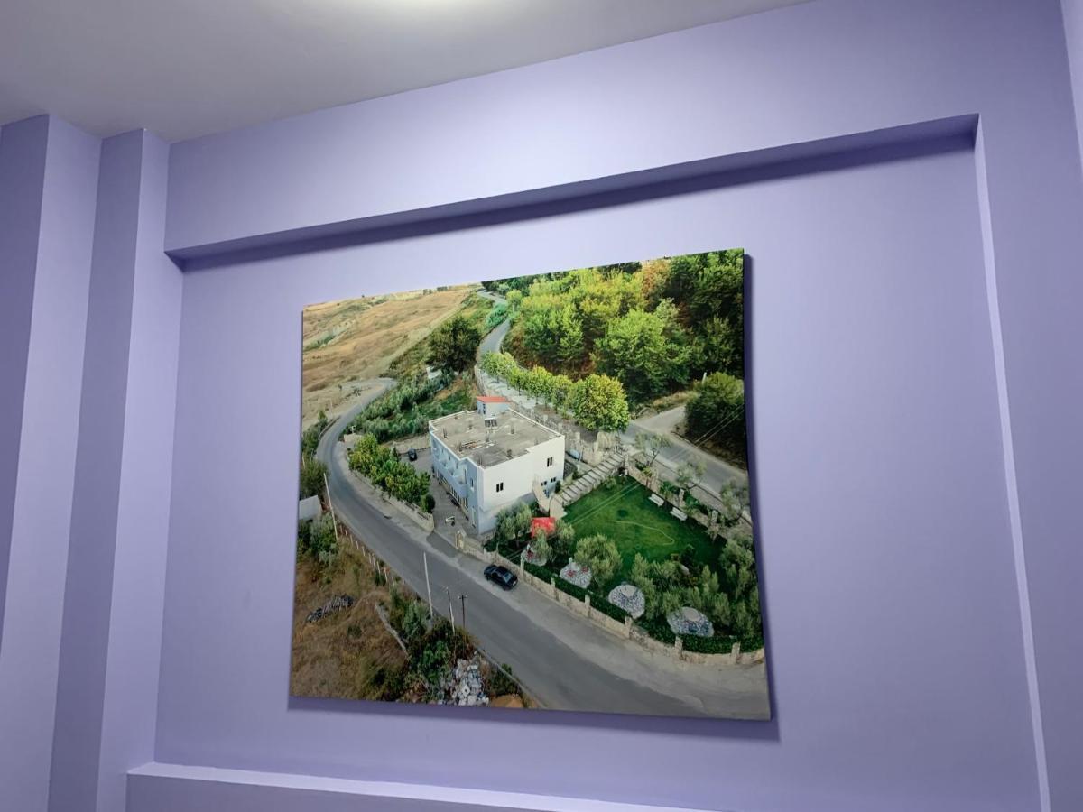 Hotel Restaurant Deso Shijak Екстер'єр фото