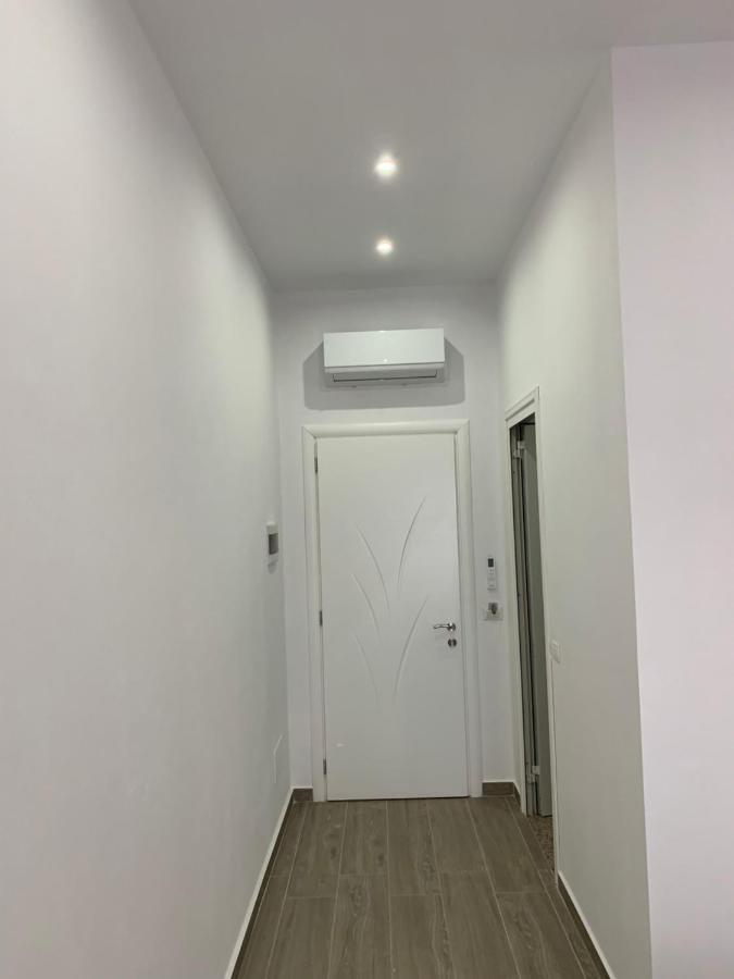Hotel Restaurant Deso Shijak Екстер'єр фото